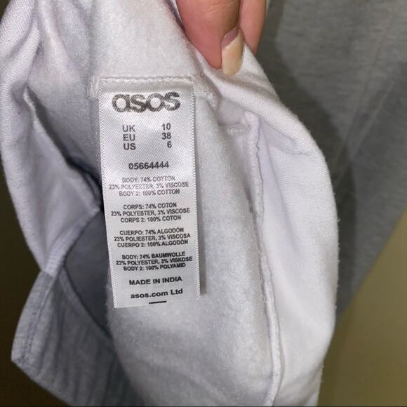 ASOS two tone floral embroidered crewneck 6 - Picture 5 of 8